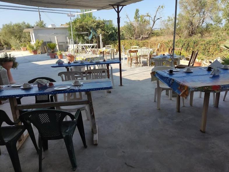 Hotel Aree Tende Presso La Casa In Campagna Di Ottavia à Alezio Extérieur photo