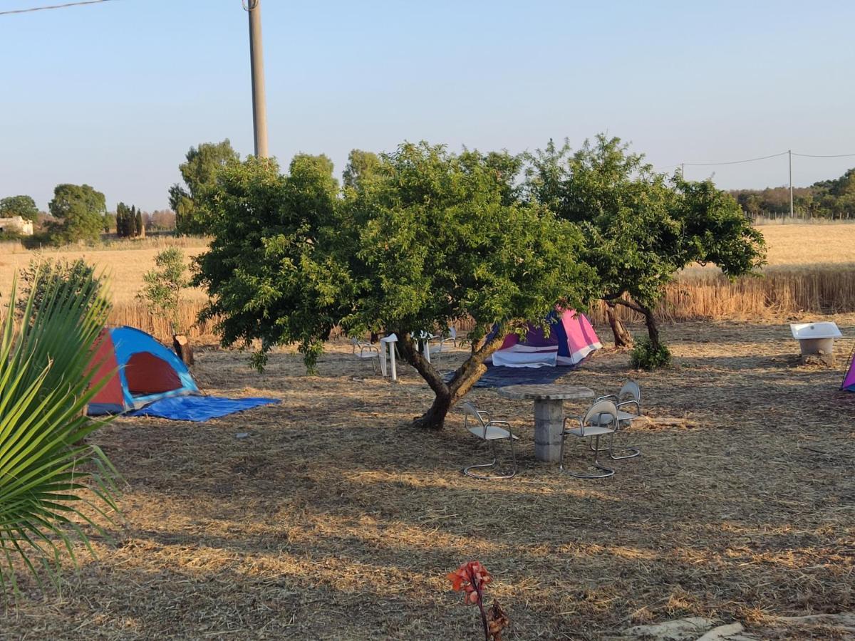 Hotel Aree Tende Presso La Casa In Campagna Di Ottavia à Alezio Extérieur photo