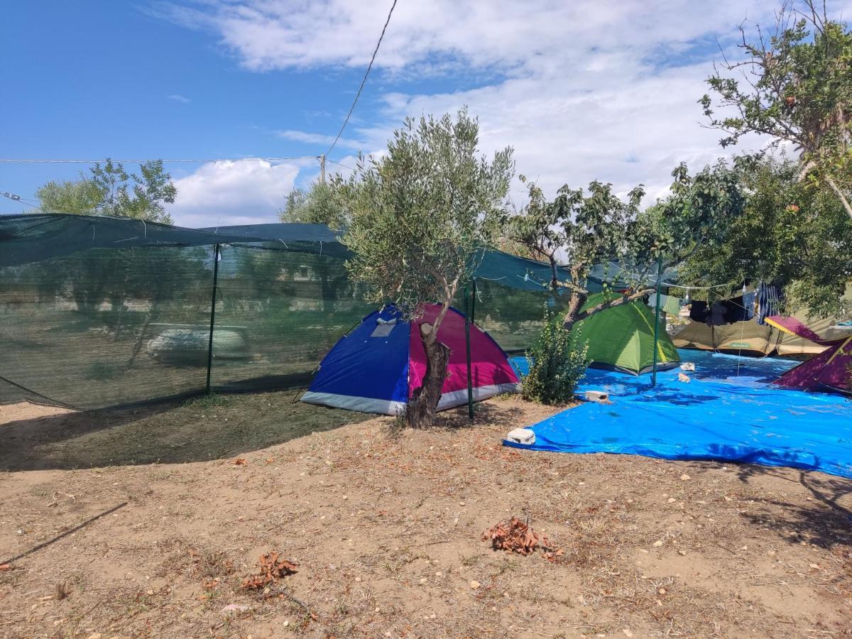Hotel Aree Tende Presso La Casa In Campagna Di Ottavia à Alezio Extérieur photo