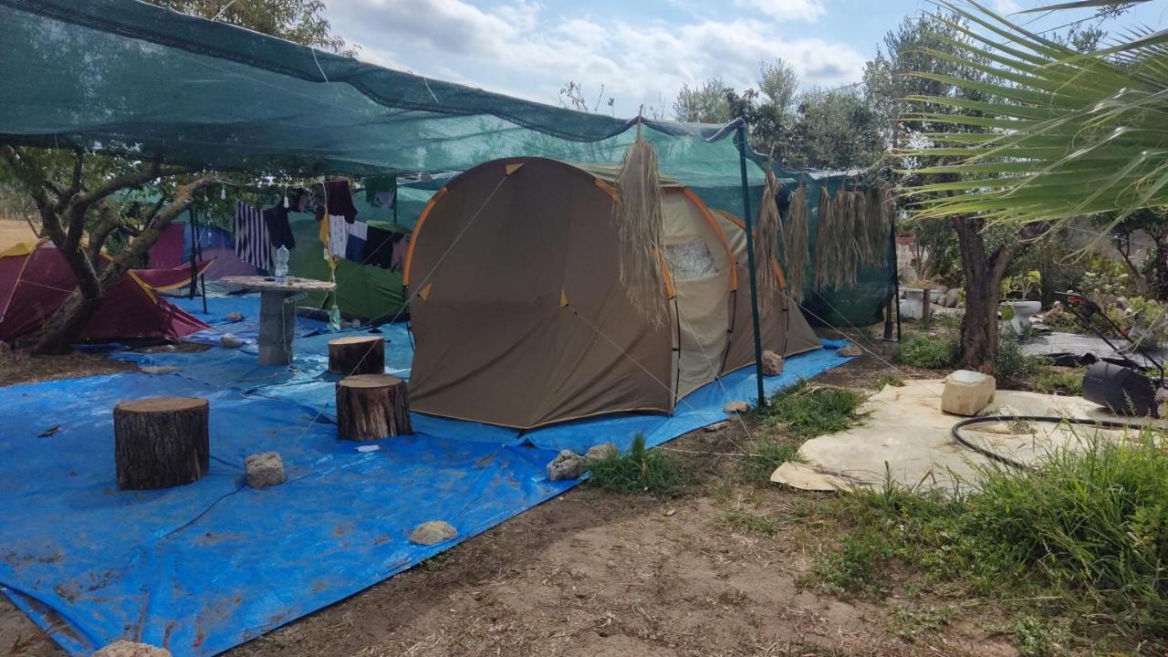 Hotel Aree Tende Presso La Casa In Campagna Di Ottavia à Alezio Extérieur photo
